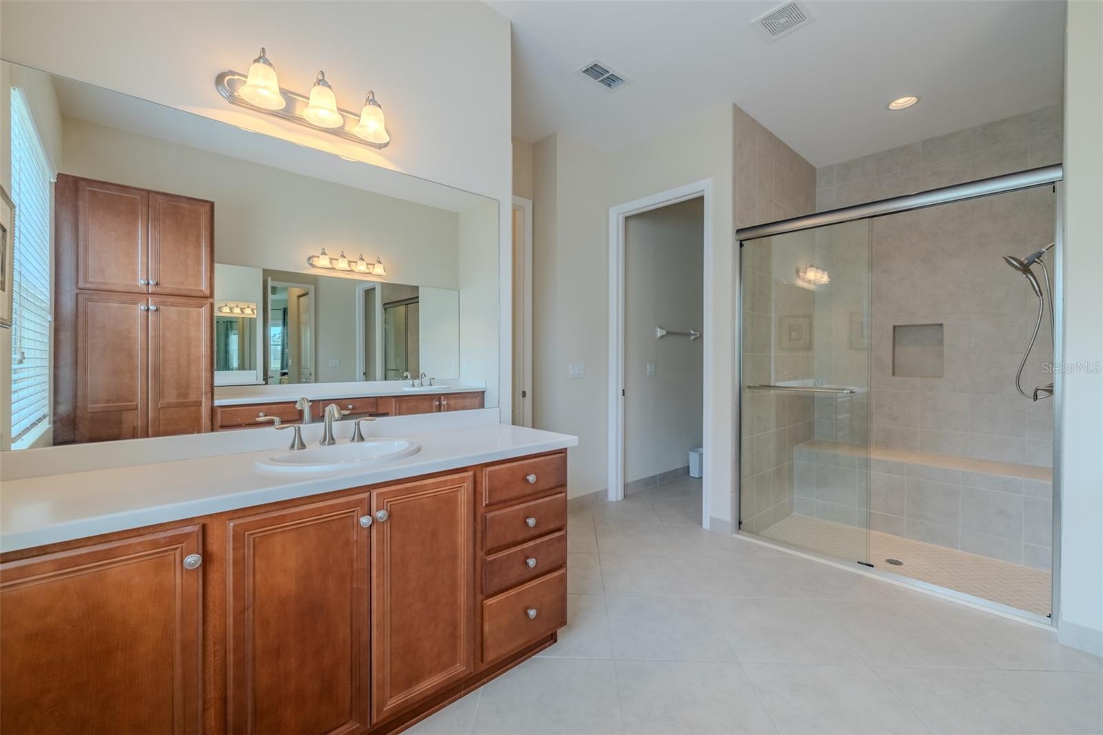Image 31 of 96 For 15937 Cape Coral Drive