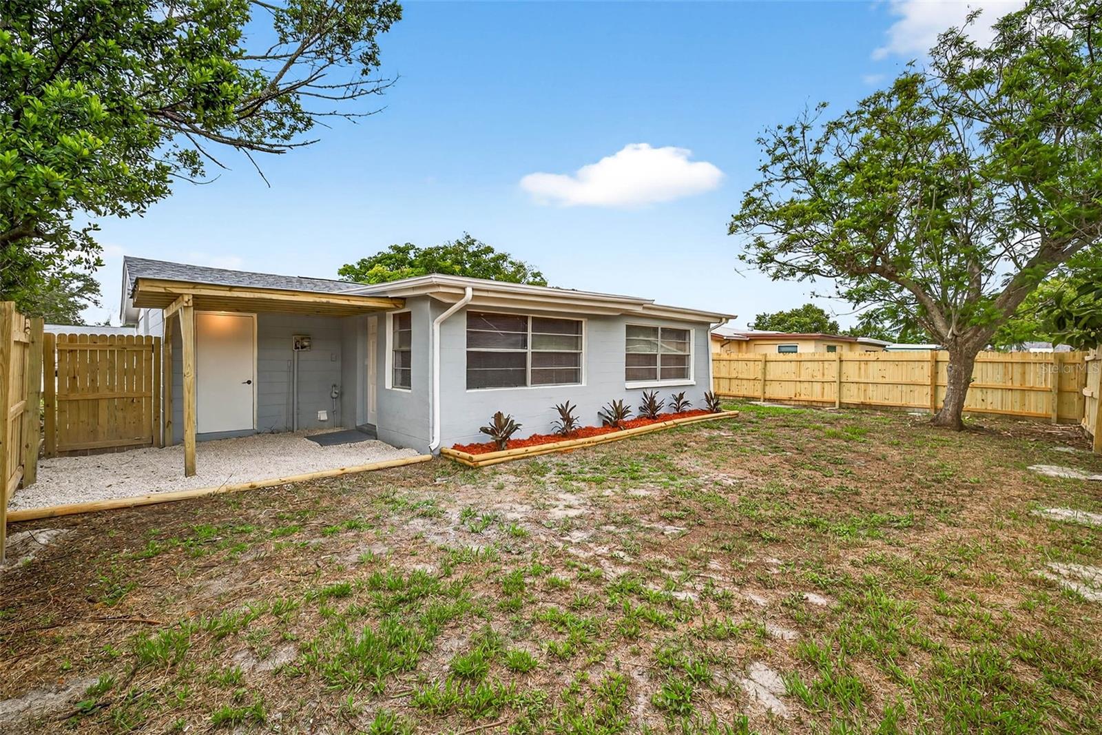 Listing photo id 11 for 3330 Rock Royal Drive