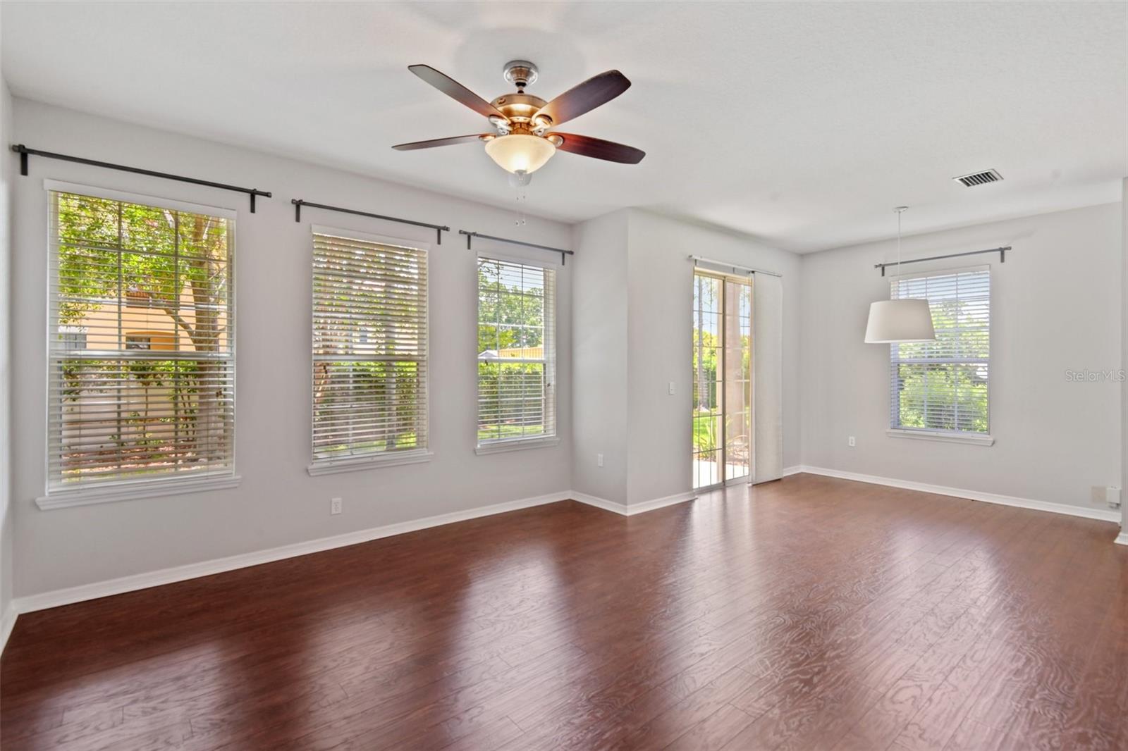 Image 12 of 41 For 7001 Interbay Boulevard 203