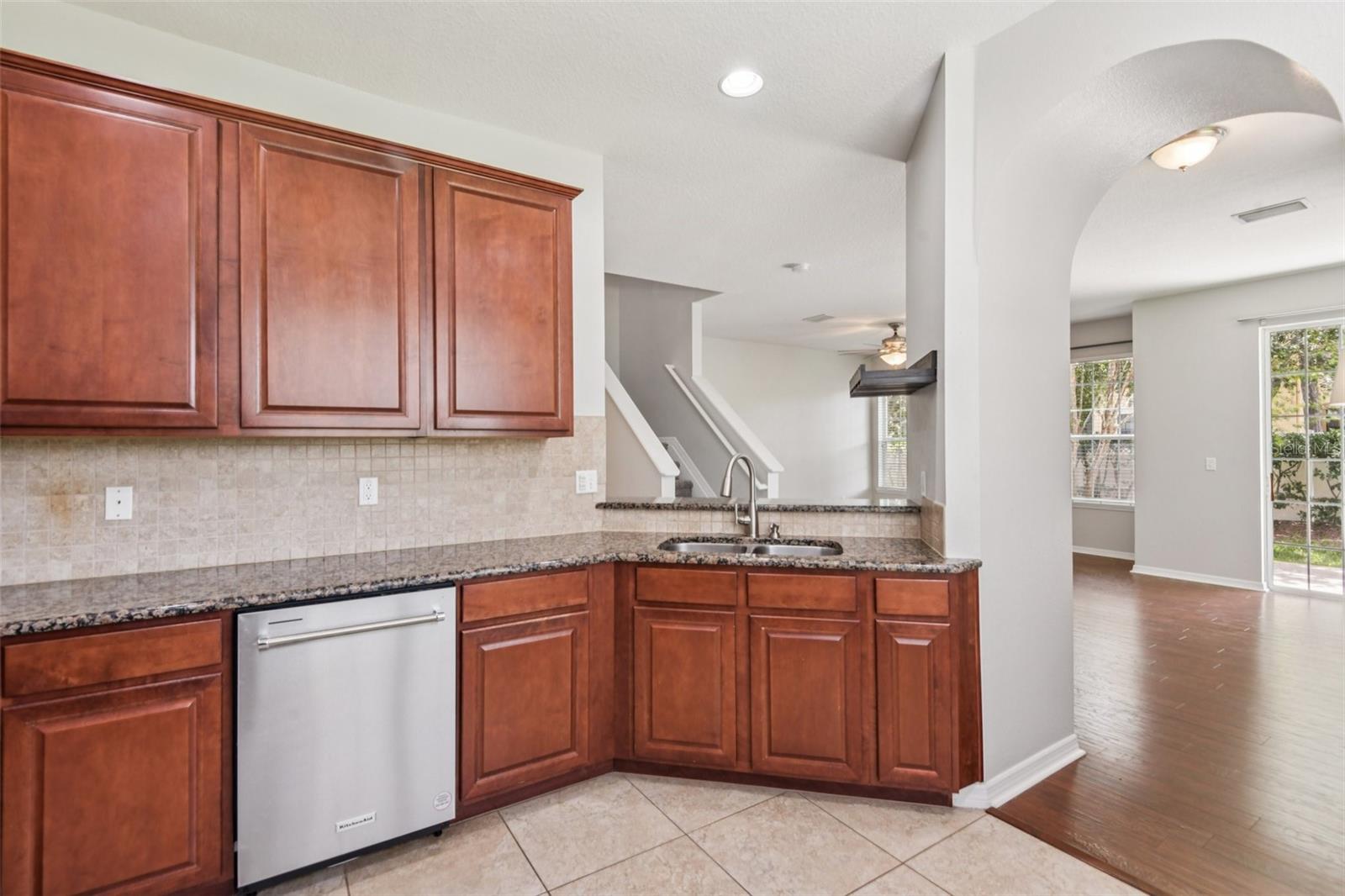 Image 16 of 41 For 7001 Interbay Boulevard 203