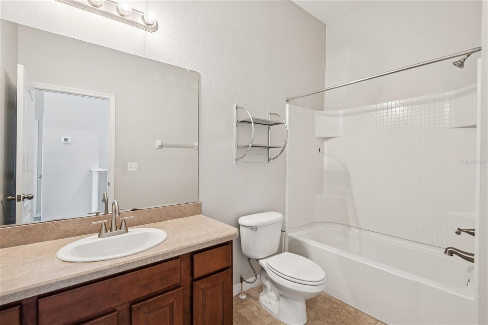 Image 30 of 41 For 7001 Interbay Boulevard 203