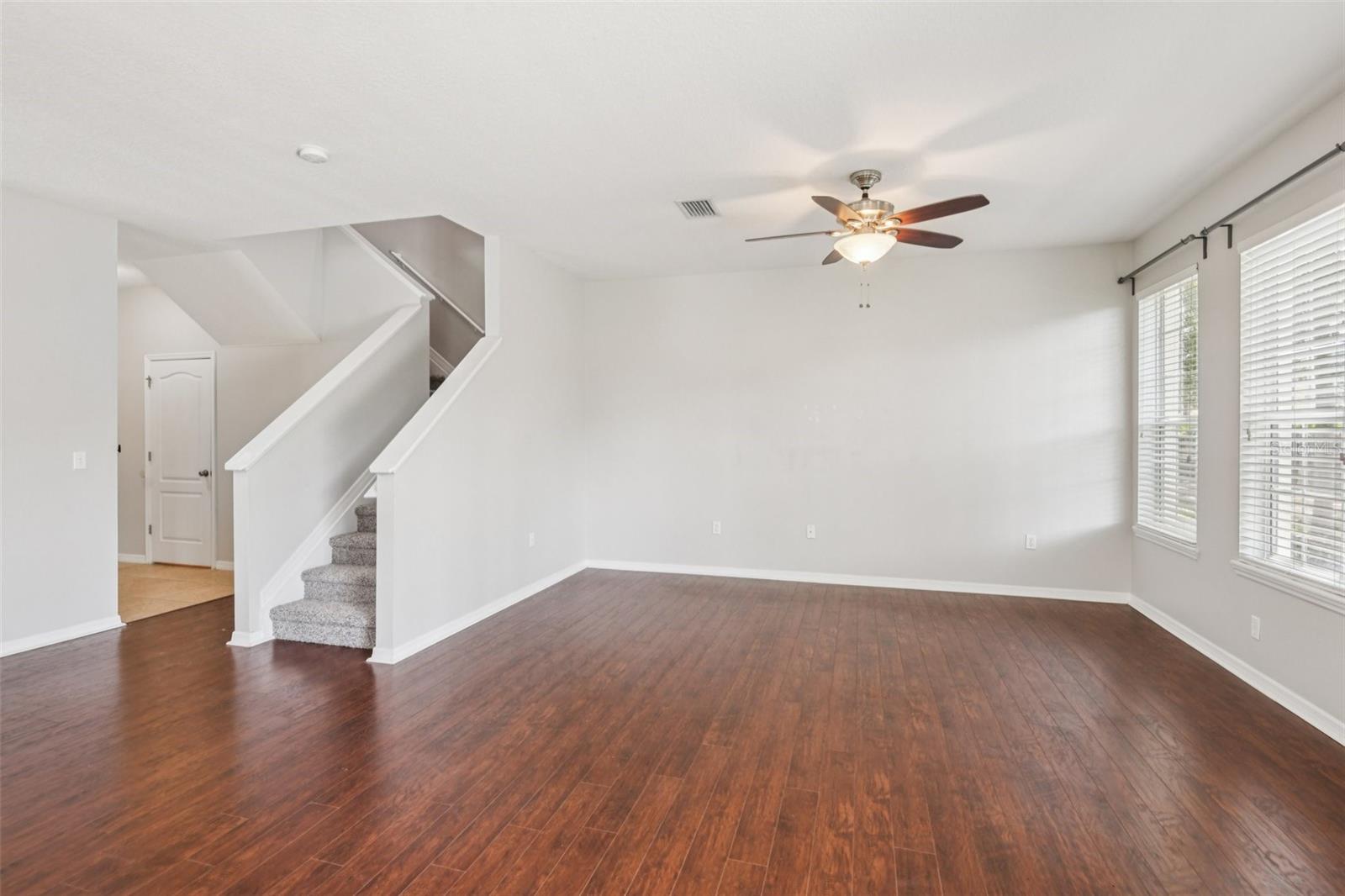 Image 9 of 41 For 7001 Interbay Boulevard 203