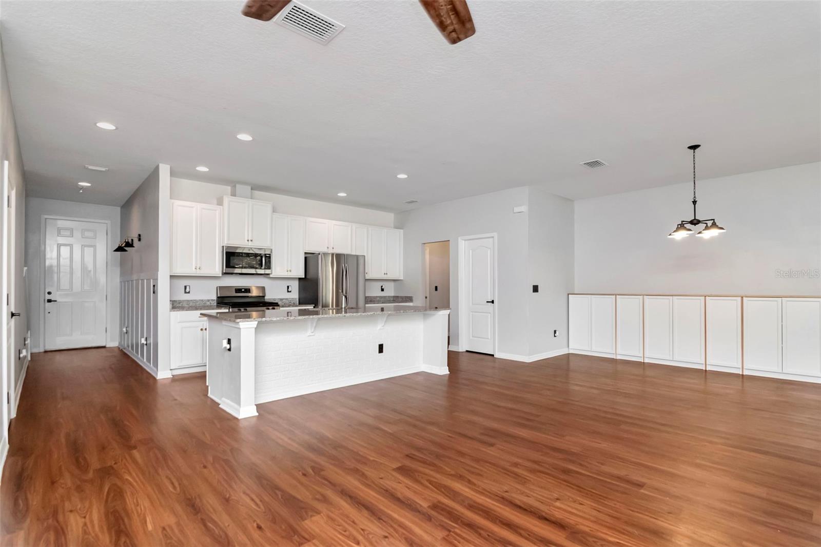 Image 18 of 83 For 12215 Blue Pacific Drive