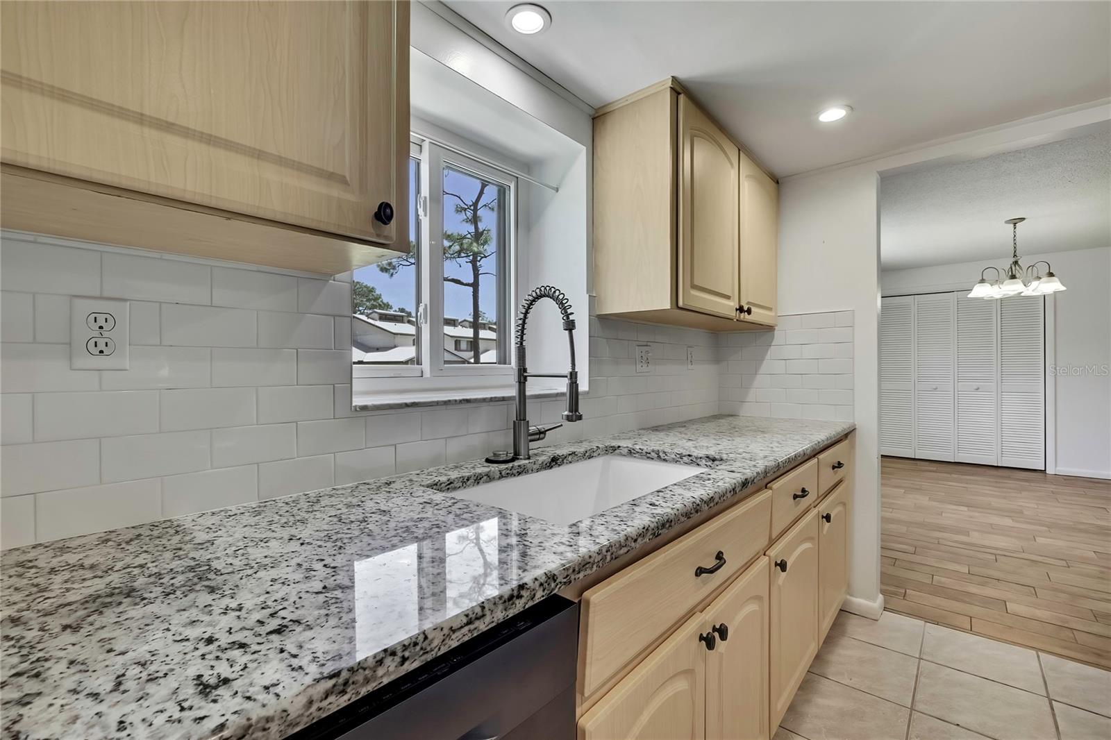 Image 11 of 21 For 57 Douglas Street 105