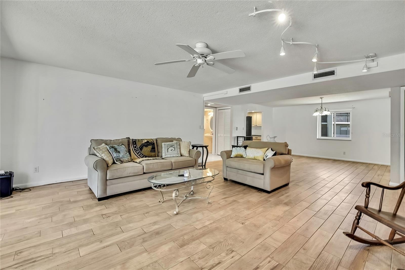 Image 4 of 21 For 57 Douglas Street 105