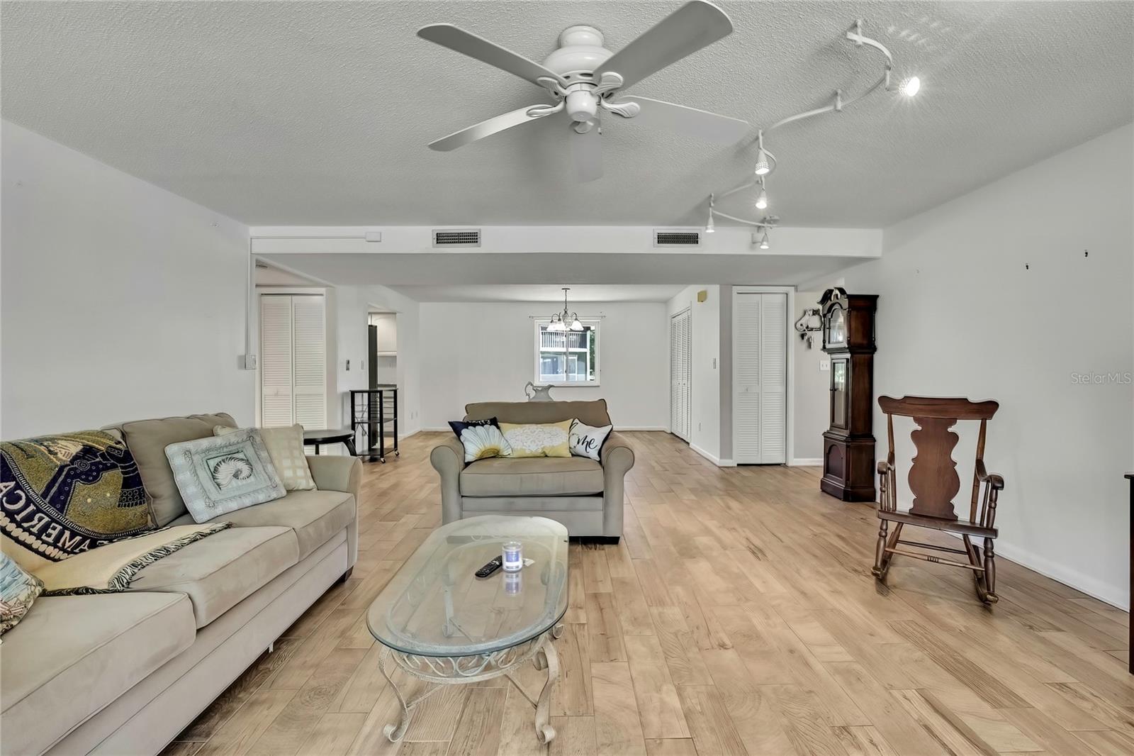 Image 5 of 21 For 57 Douglas Street 105