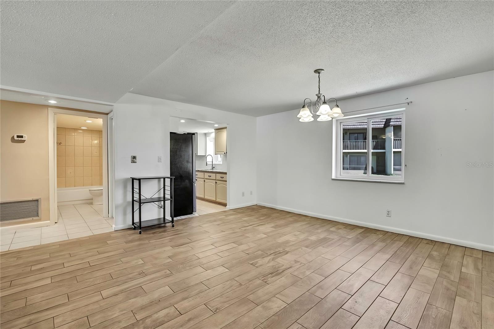 Image 6 of 21 For 57 Douglas Street 105
