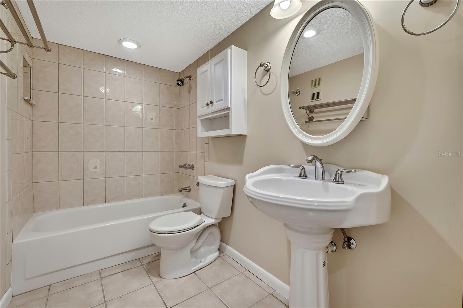 Image 7 of 21 For 57 Douglas Street 105