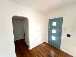 Image 11 of 38 For 719 37th Avenue Ne