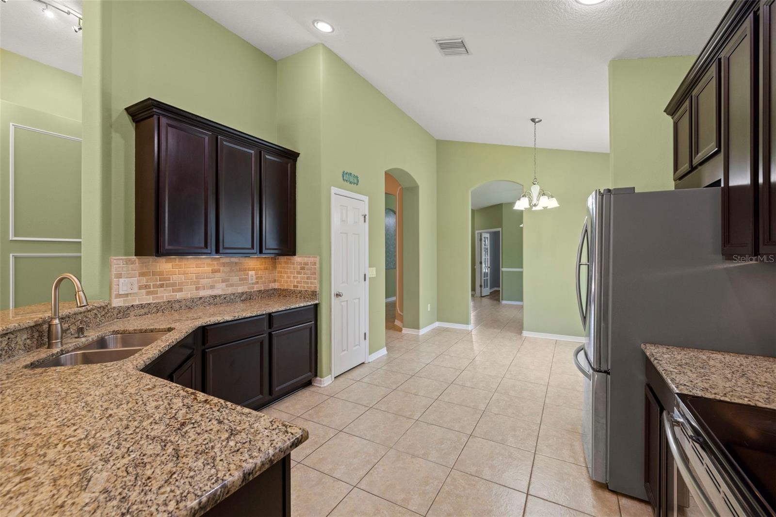 Image 10 of 47 For 8709 Deep Maple Drive