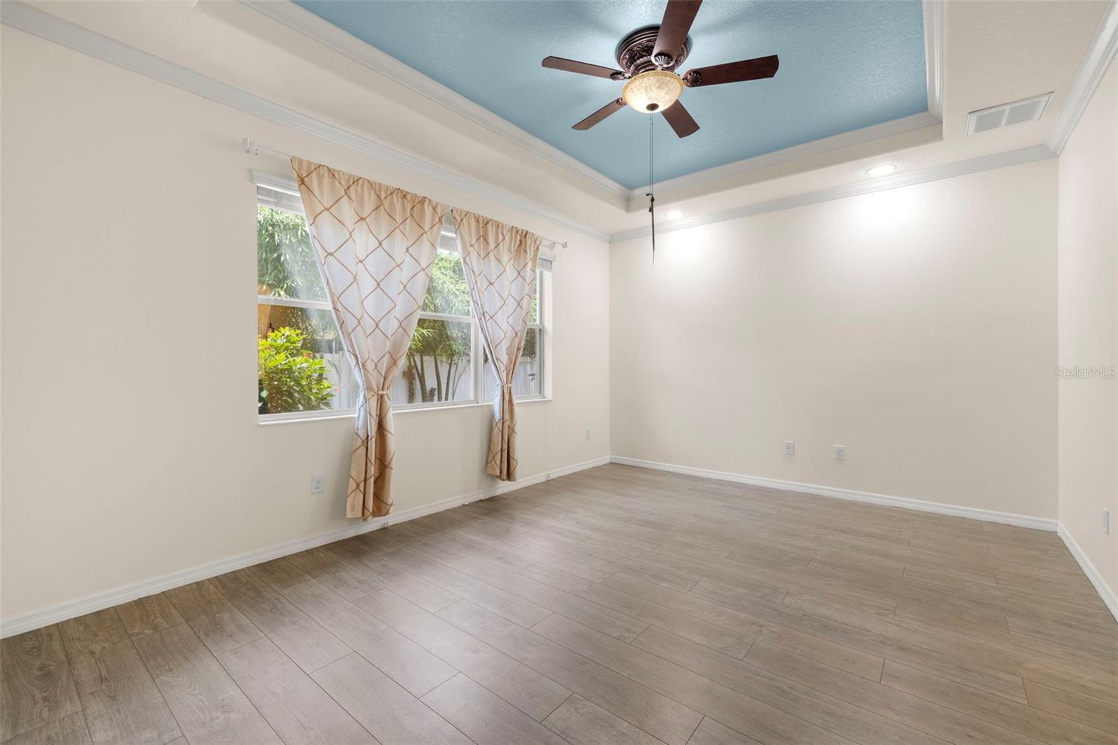 Image 16 of 47 For 8709 Deep Maple Drive