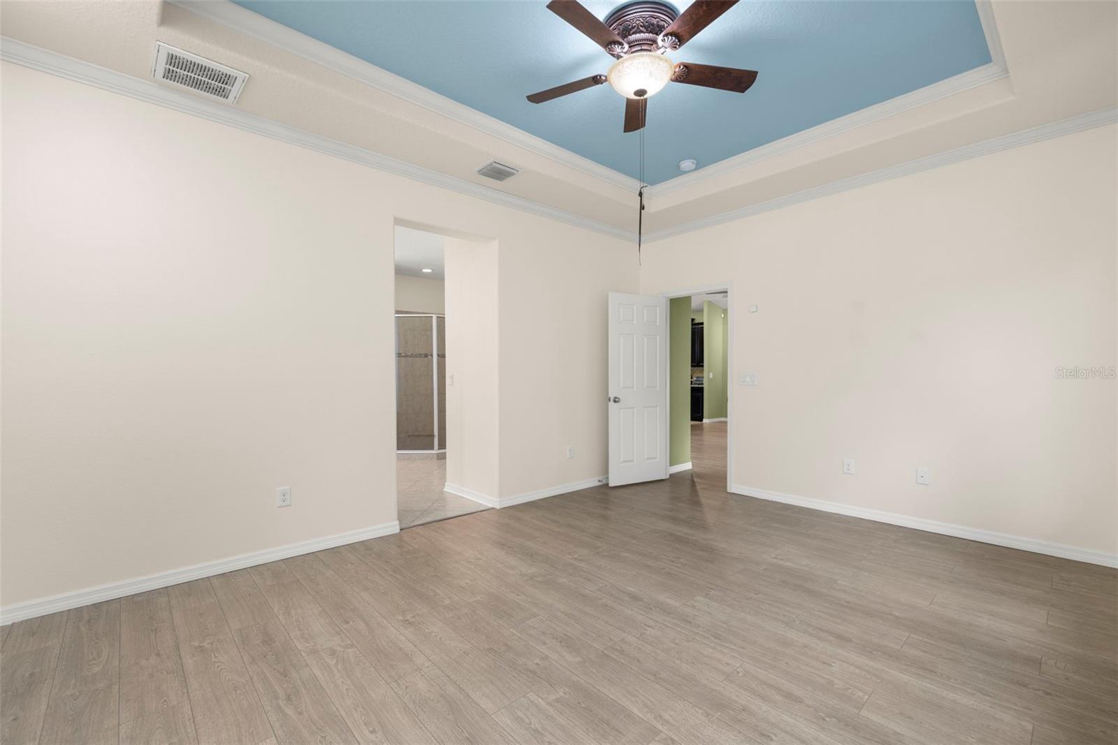 Image 17 of 47 For 8709 Deep Maple Drive