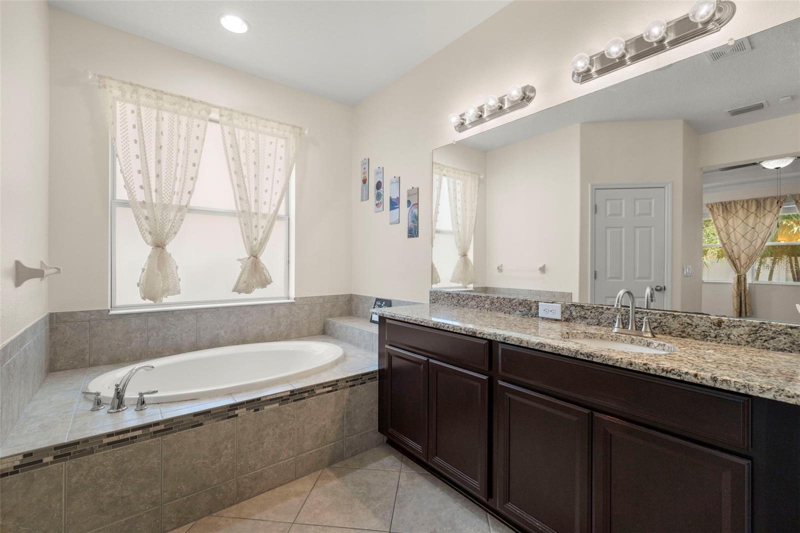 Image 18 of 47 For 8709 Deep Maple Drive