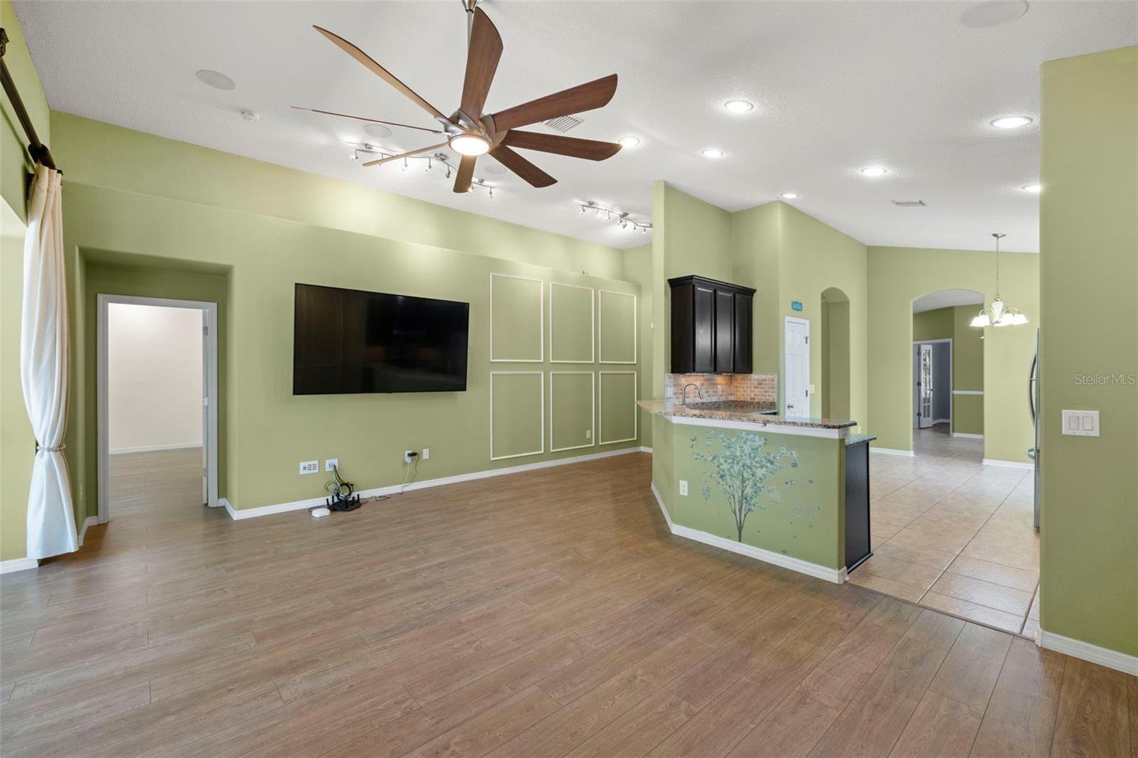 Image 5 of 47 For 8709 Deep Maple Drive