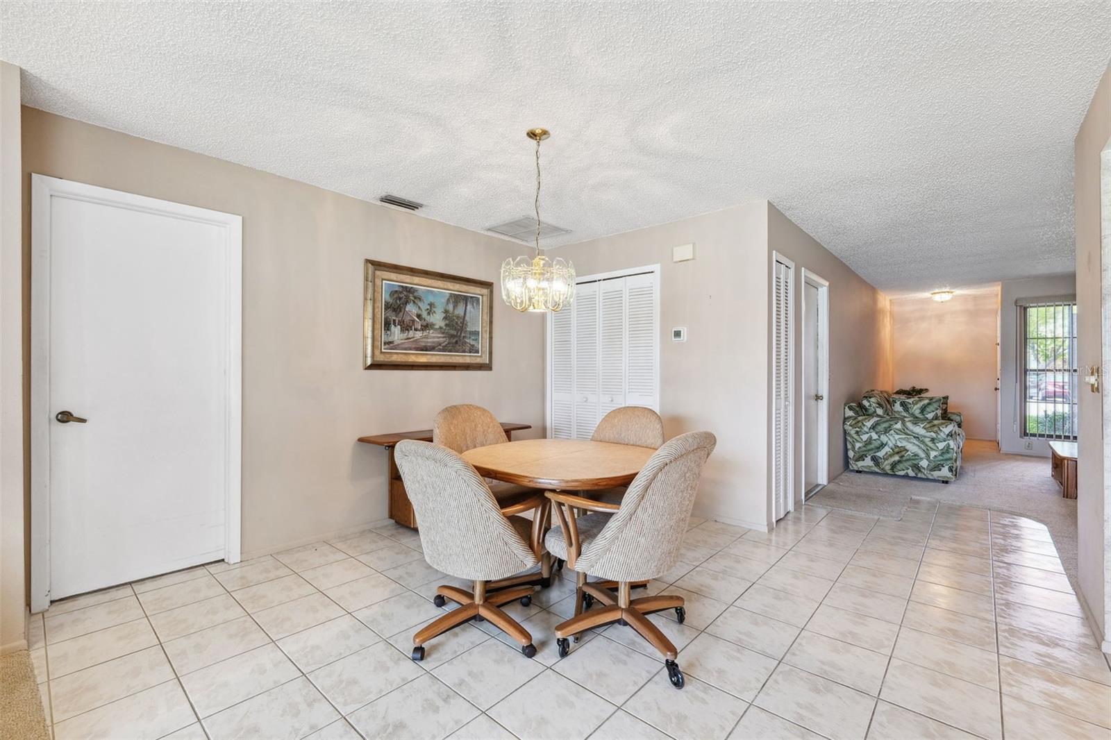Image 10 of 41 For 12156 Meadowbrook Lane