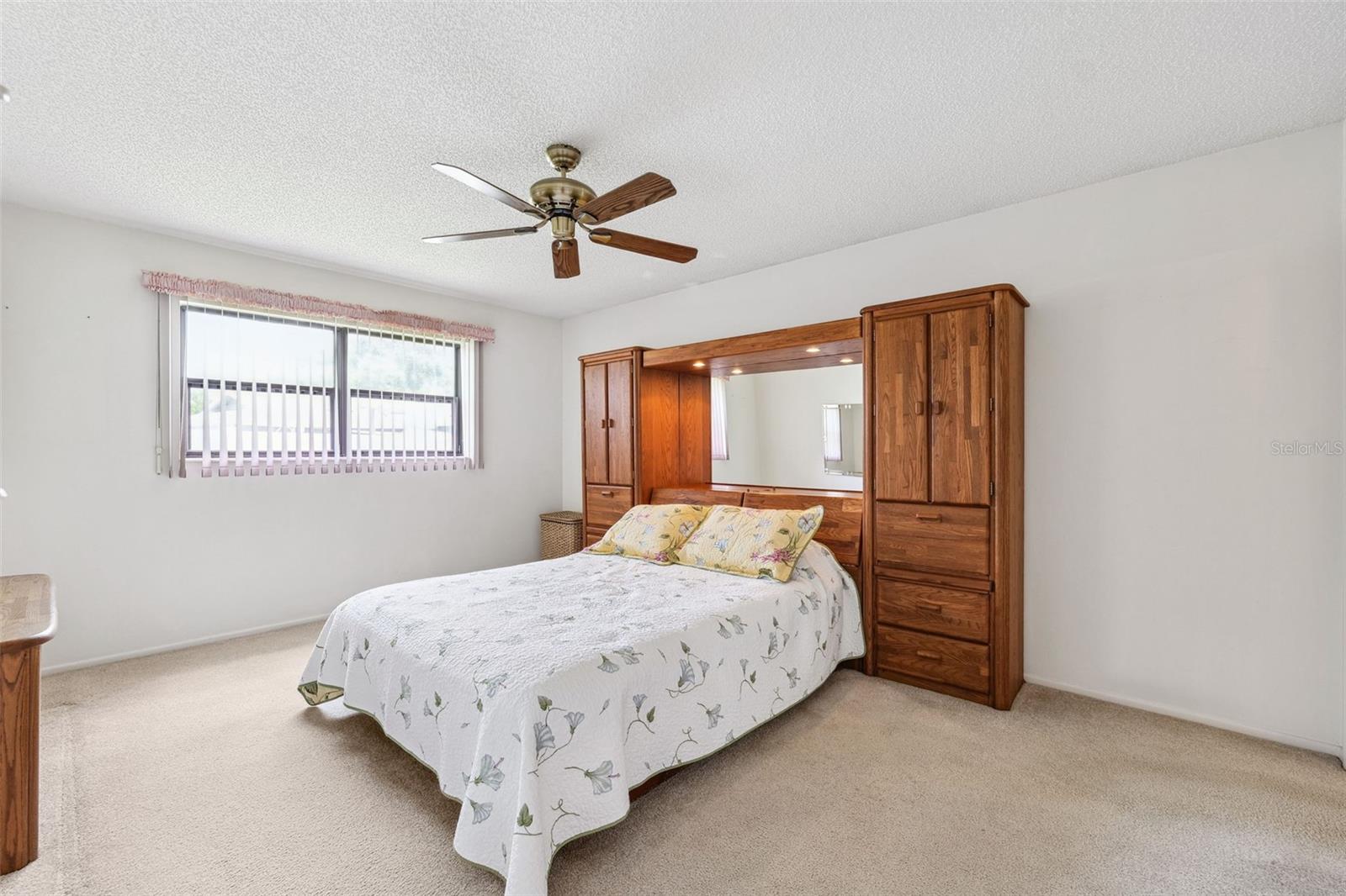 Image 21 of 41 For 12156 Meadowbrook Lane