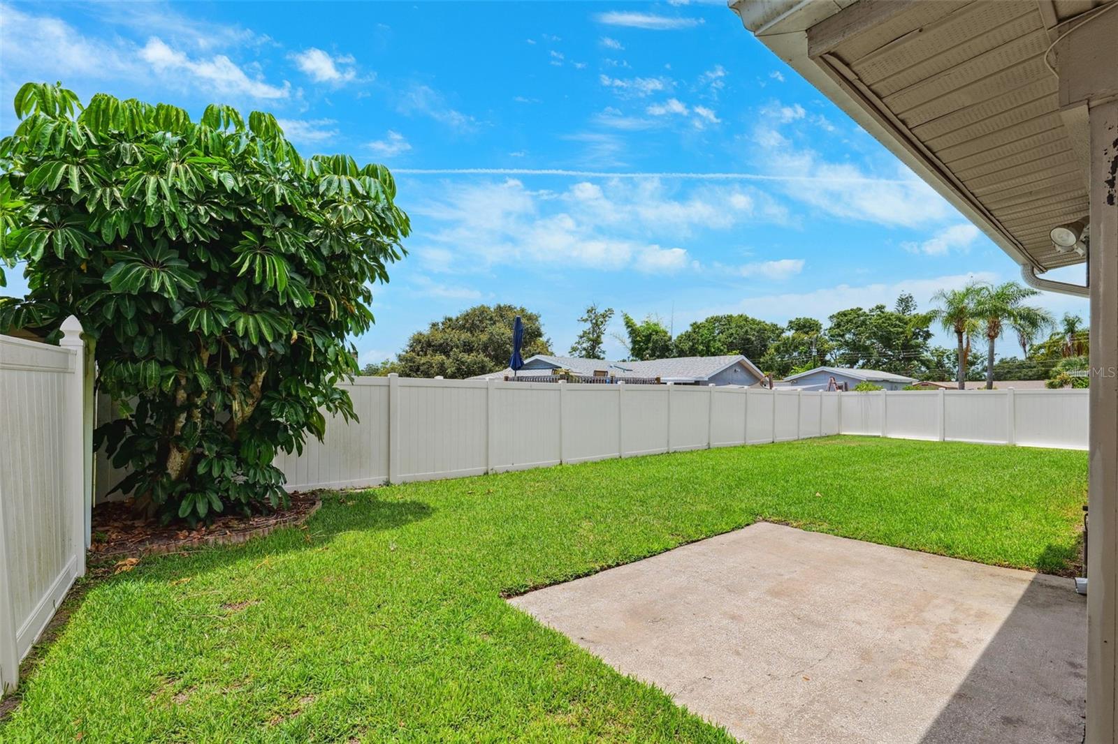 Image 28 of 41 For 12156 Meadowbrook Lane