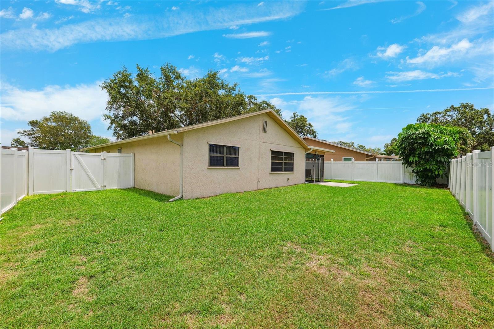 Image 29 of 41 For 12156 Meadowbrook Lane