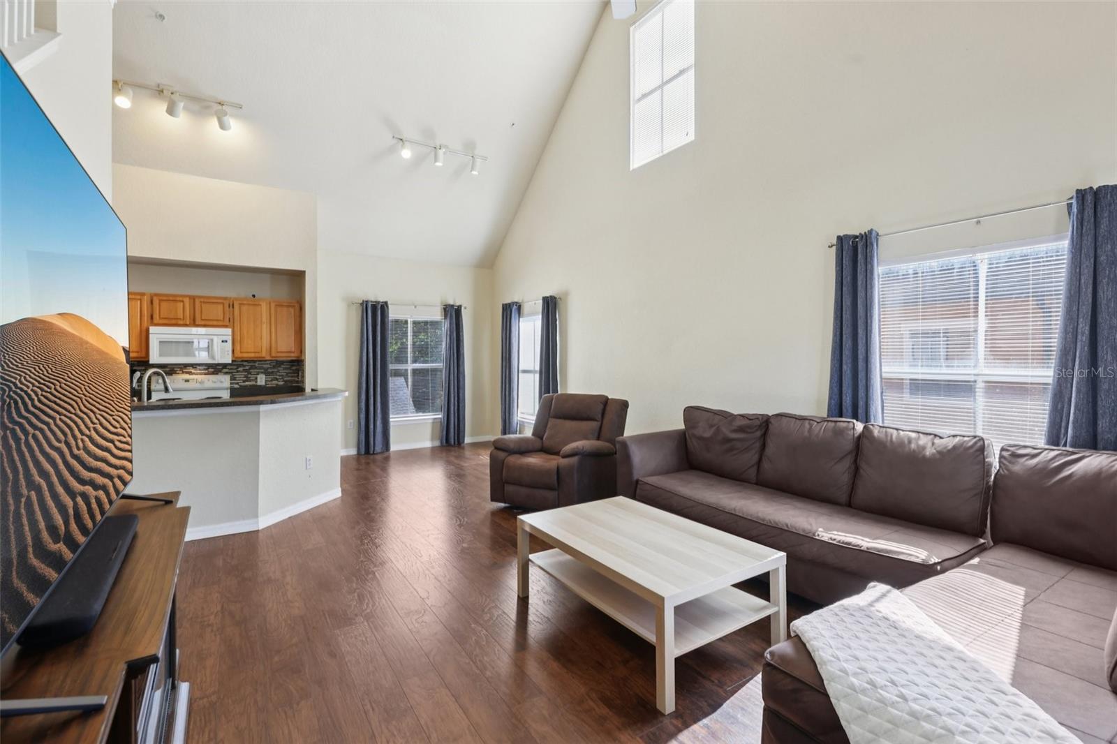 Image 5 of 24 For 6017 Westgate Drive 924