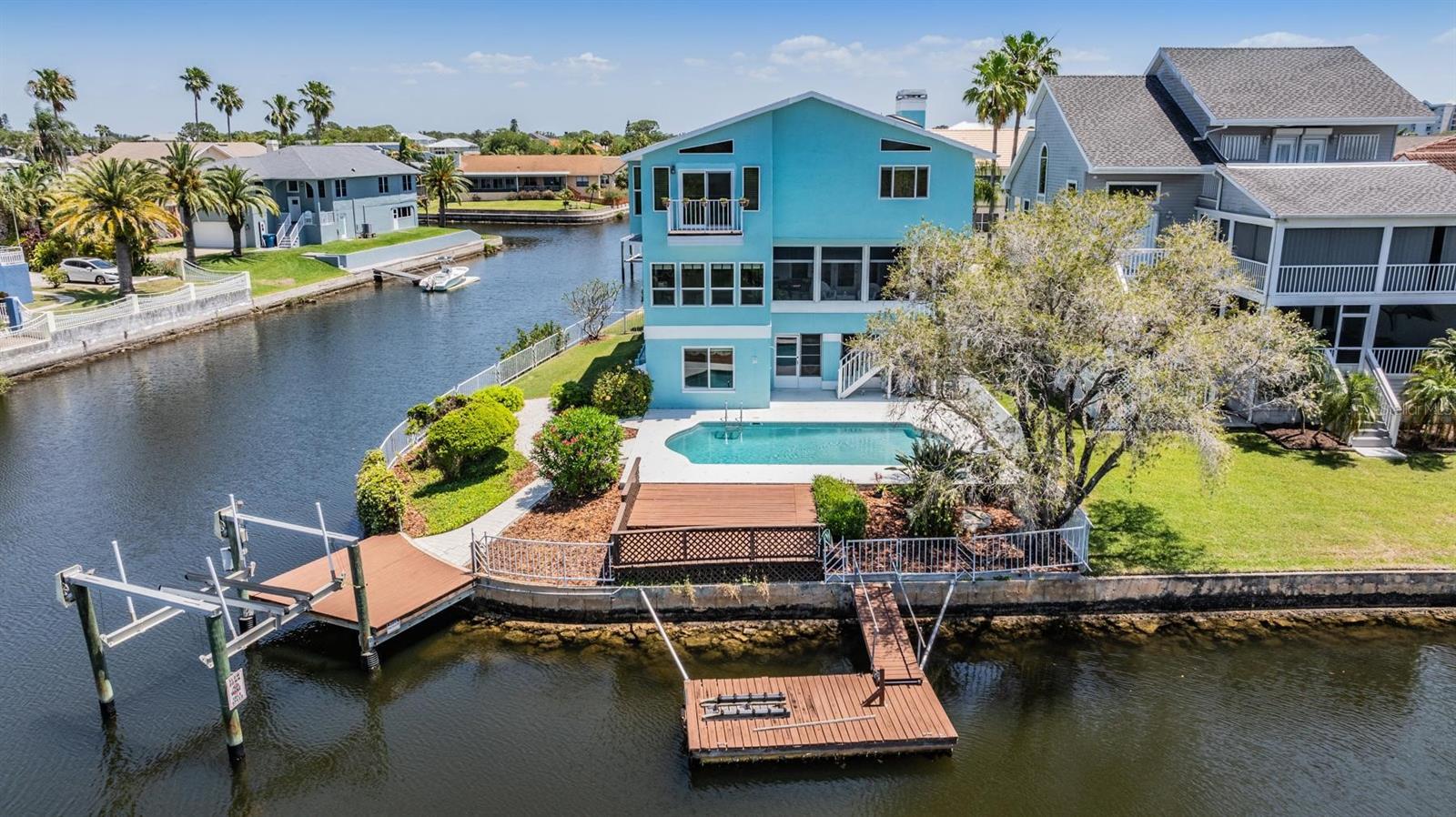 Listing photo id 22 for 6186 Seaside Drive
