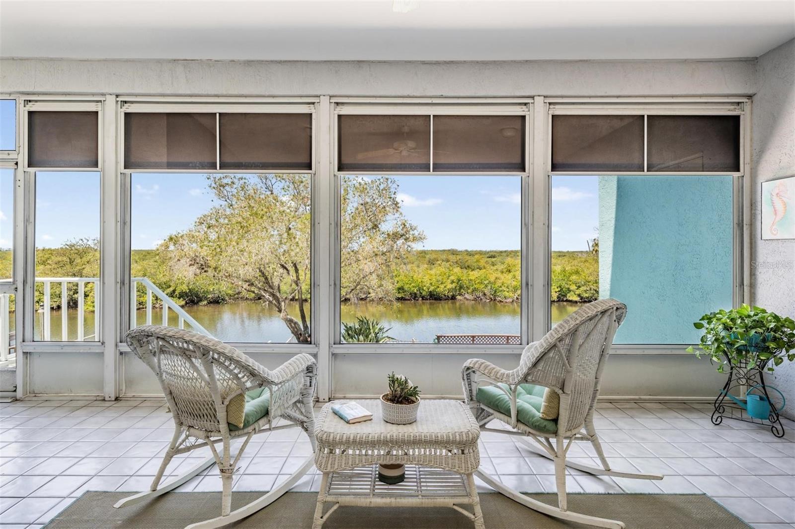 Listing photo id 23 for 6186 Seaside Drive