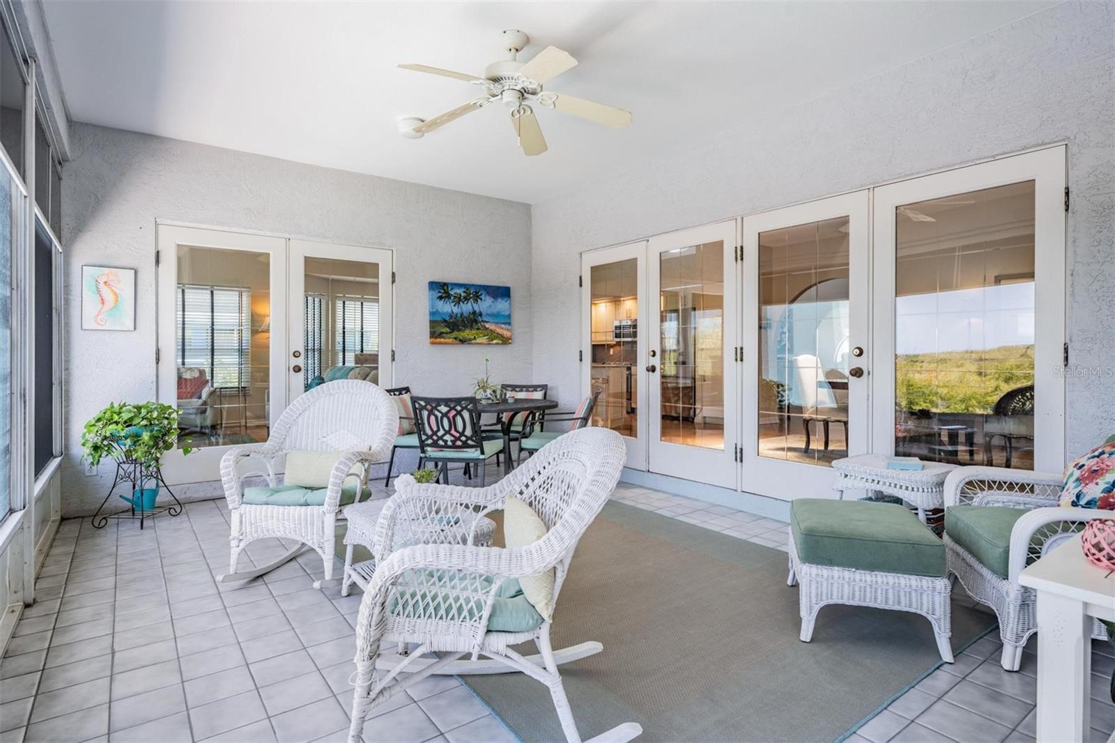 Listing photo id 24 for 6186 Seaside Drive