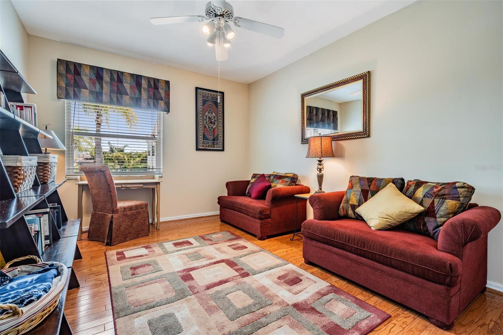 Listing photo id 32 for 6186 Seaside Drive