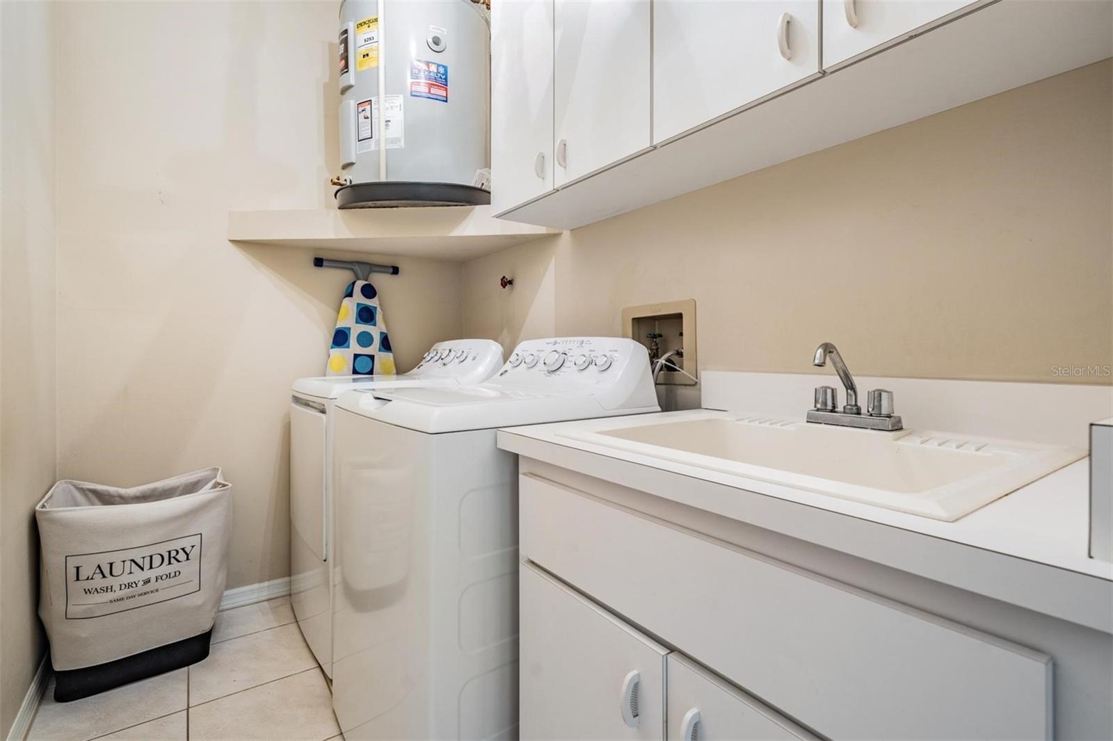 Listing photo id 33 for 6186 Seaside Drive