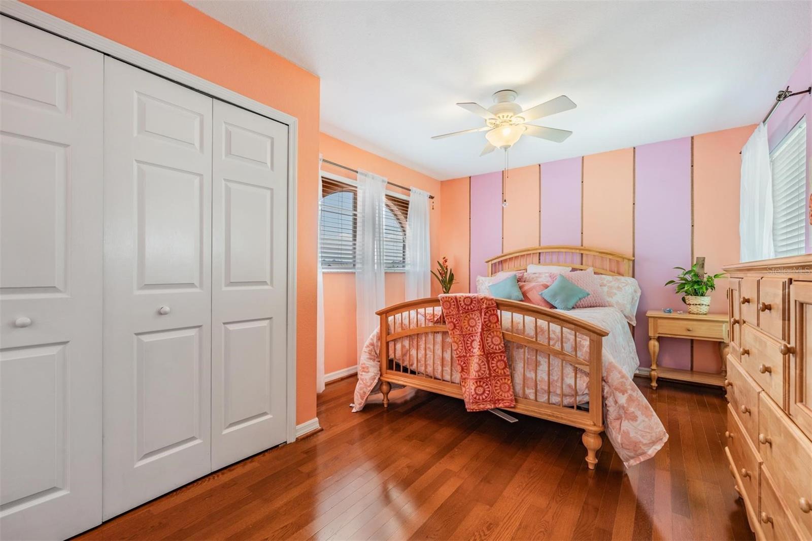 Listing photo id 36 for 6186 Seaside Drive