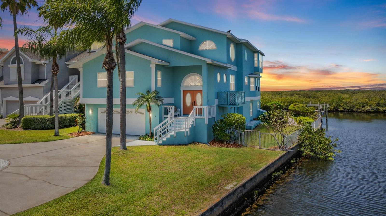 Listing photo id 49 for 6186 Seaside Drive