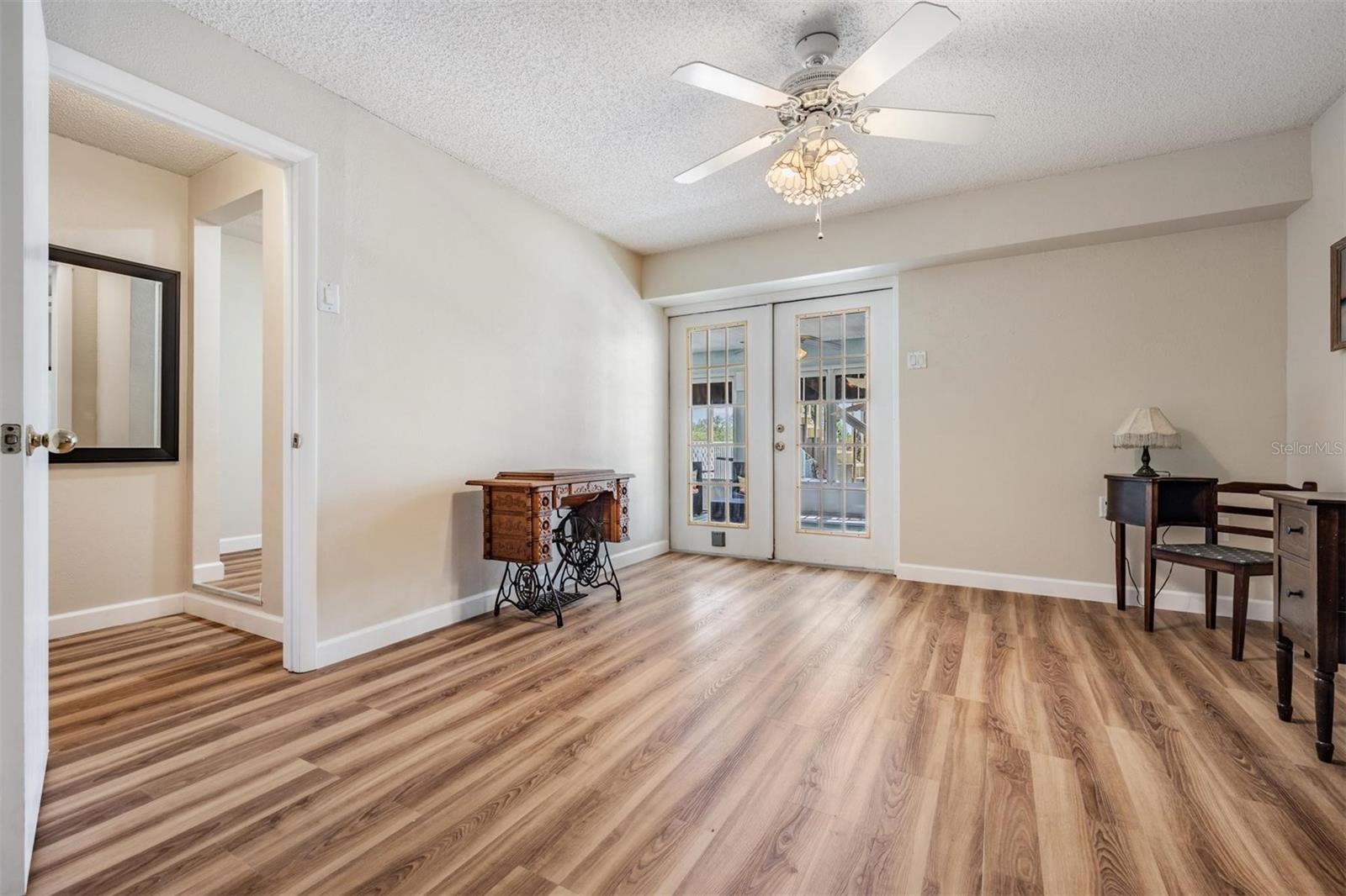Listing photo id 53 for 6186 Seaside Drive