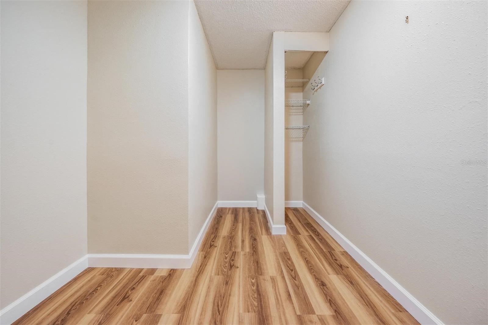 Listing photo id 54 for 6186 Seaside Drive