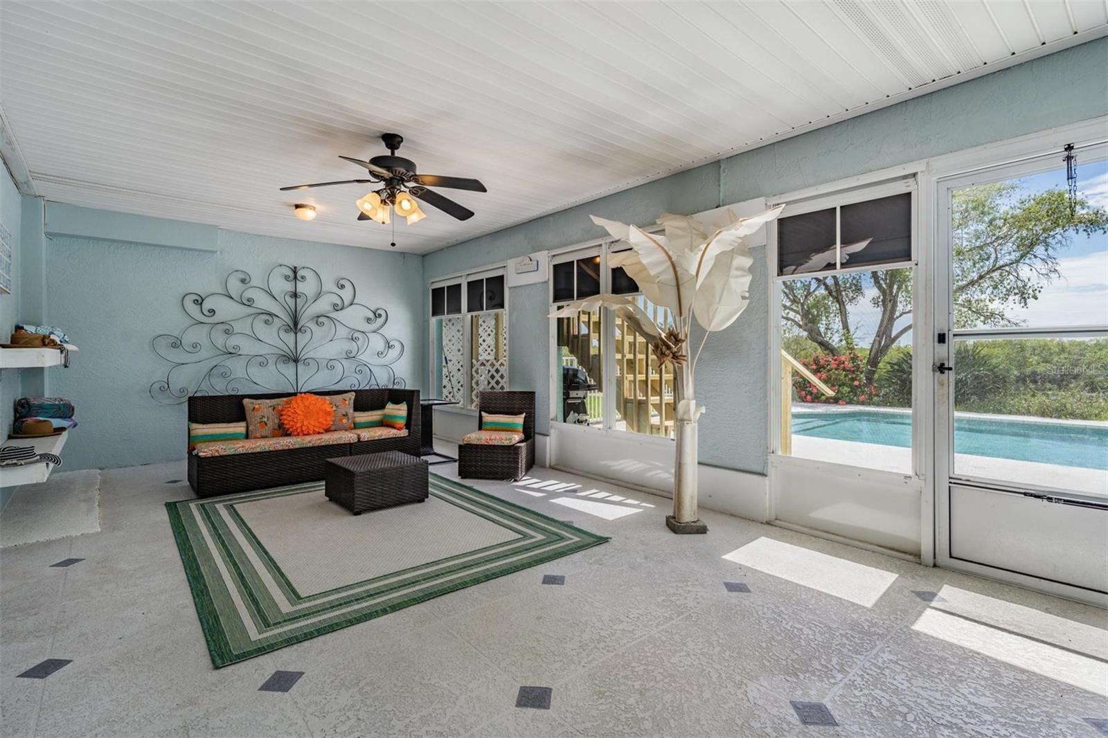 Listing photo id 59 for 6186 Seaside Drive