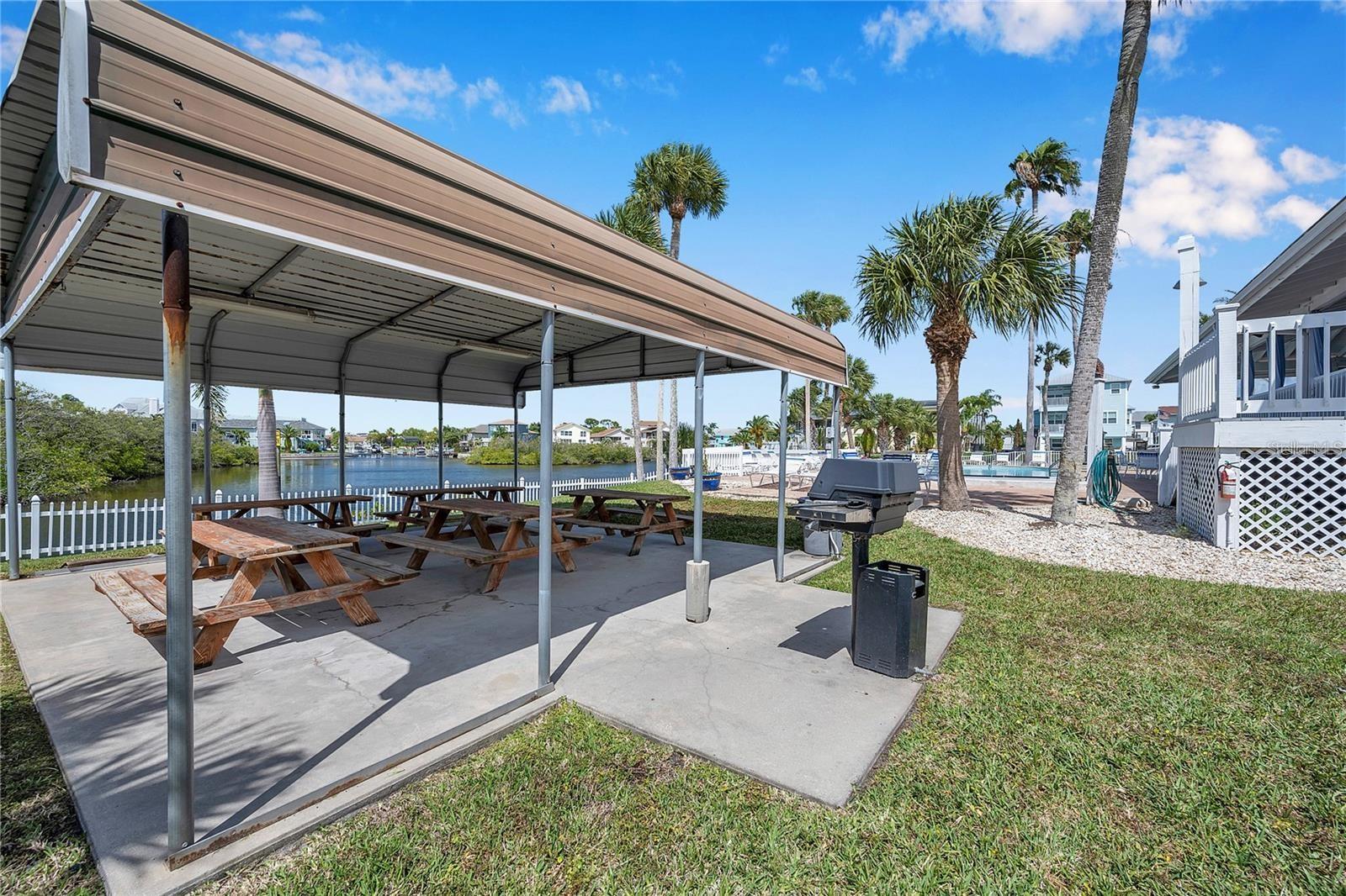 Listing photo id 66 for 6186 Seaside Drive