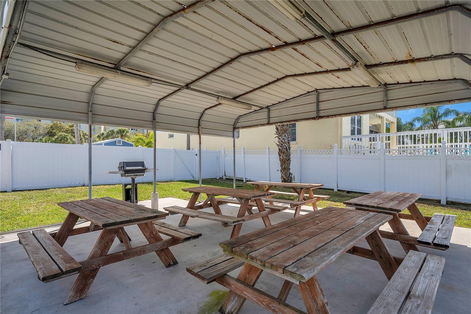 Listing photo id 67 for 6186 Seaside Drive