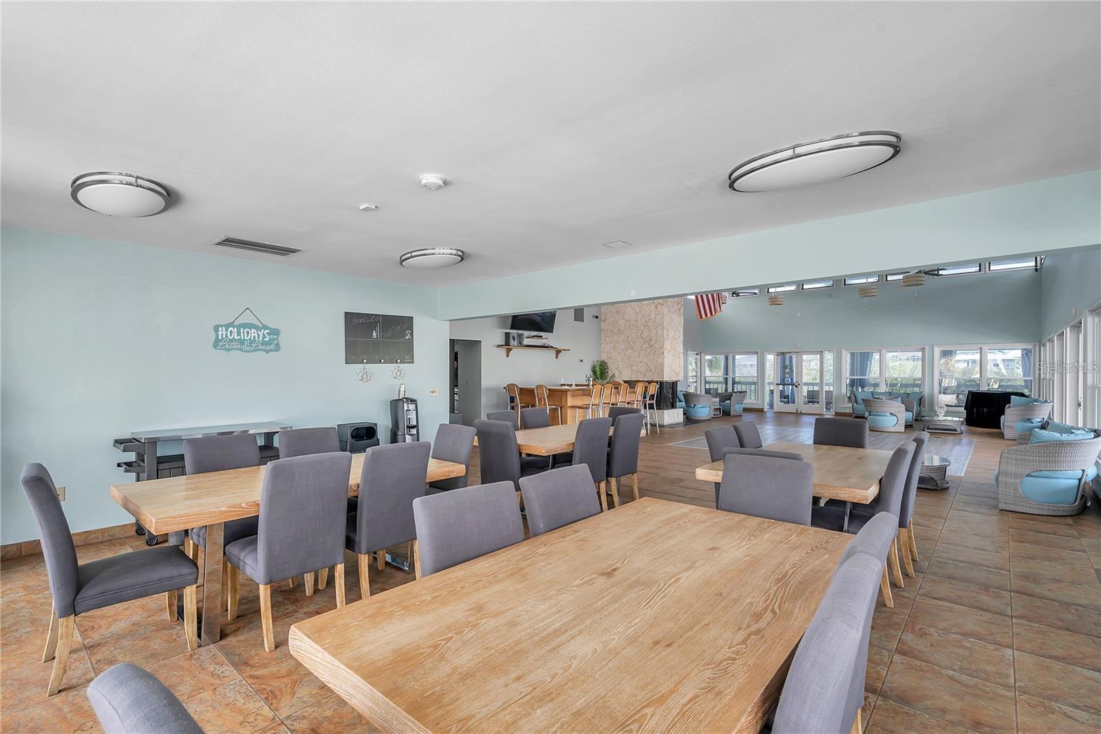 Listing photo id 71 for 6186 Seaside Drive
