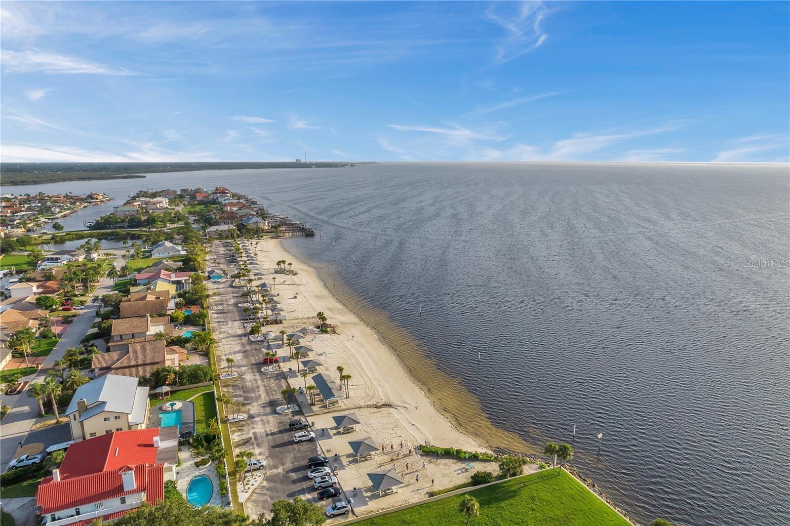 Listing photo id 73 for 6186 Seaside Drive