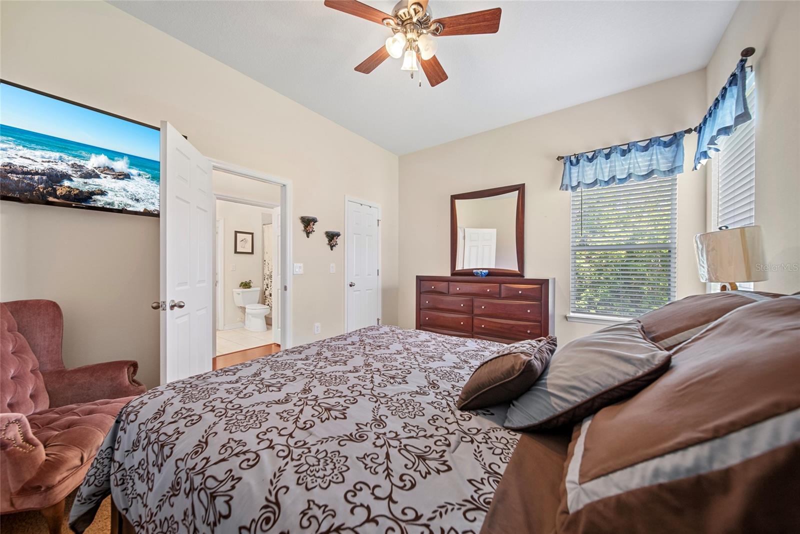 Image 33 of 43 For 11729 Newberry Grove Loop