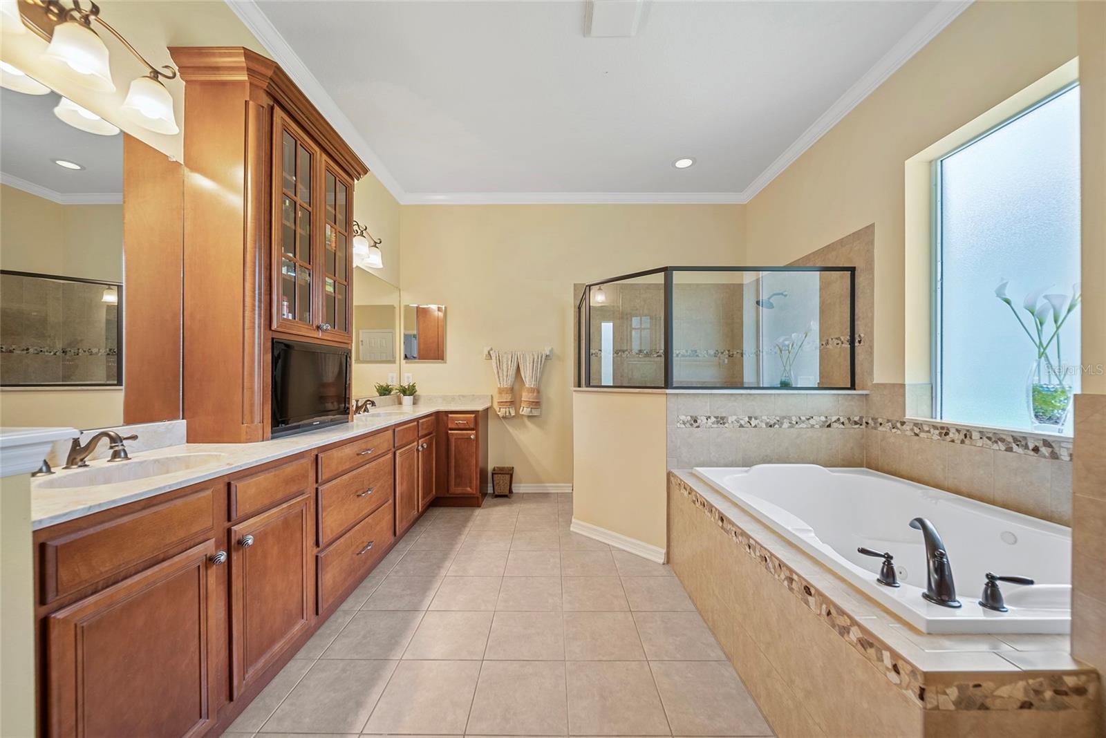 Image 37 of 43 For 11729 Newberry Grove Loop