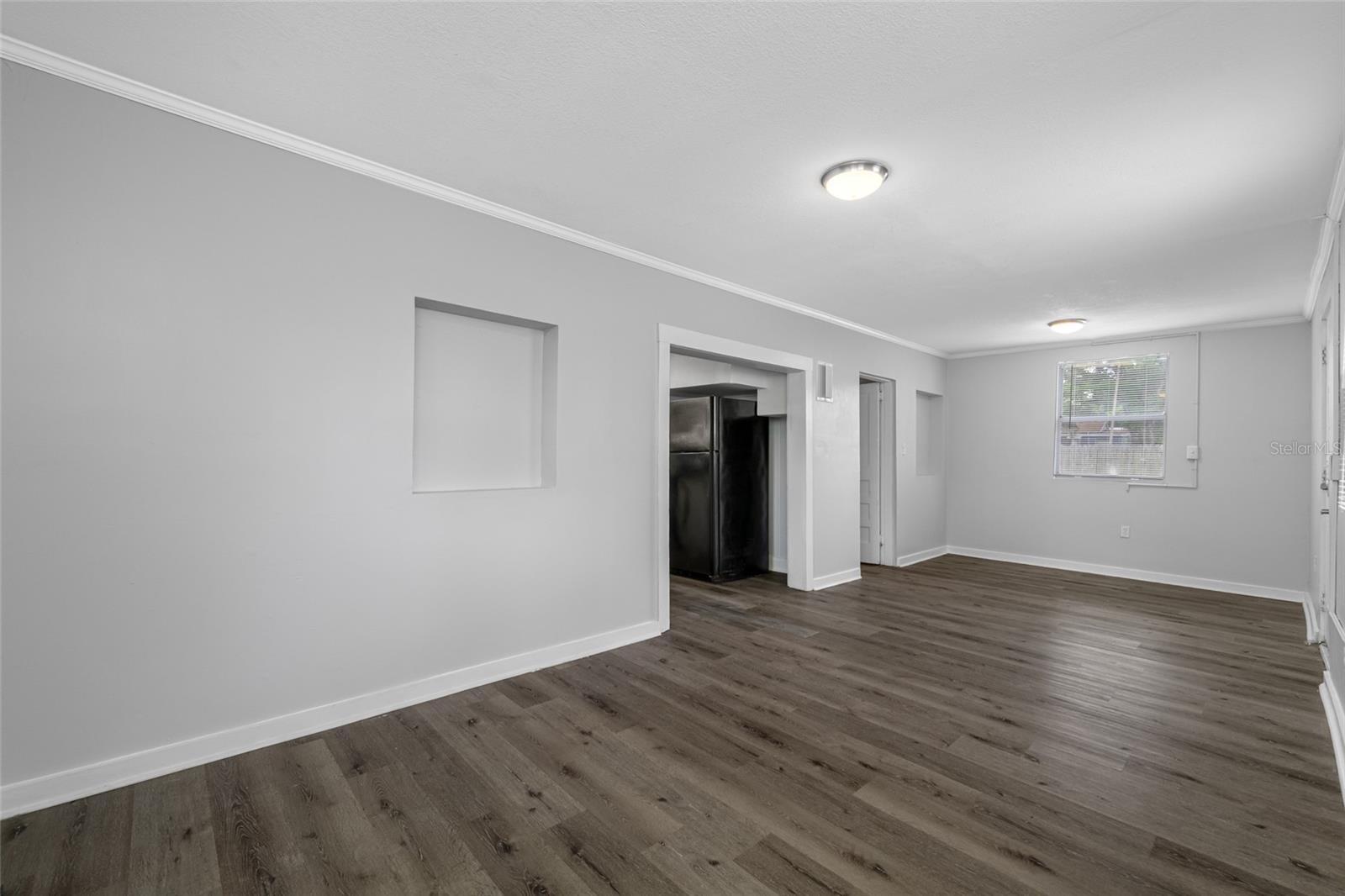 Image 4 of 21 For 7707 Huntley Avenue 4