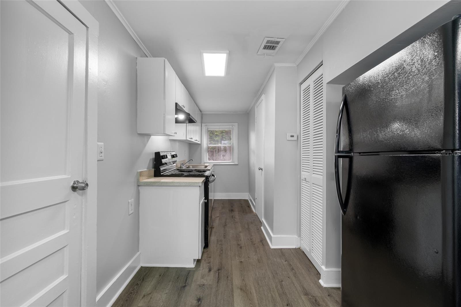 Image 8 of 21 For 7707 Huntley Avenue 4