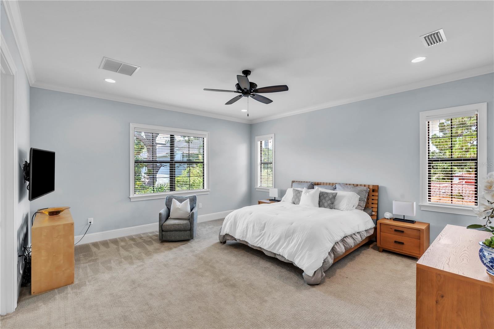 Image 24 of 33 For 101 Bandera Way Ne