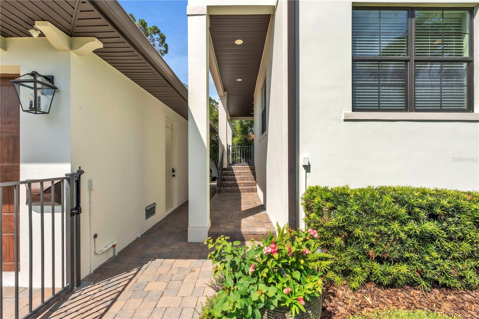 Image 32 of 33 For 101 Bandera Way Ne