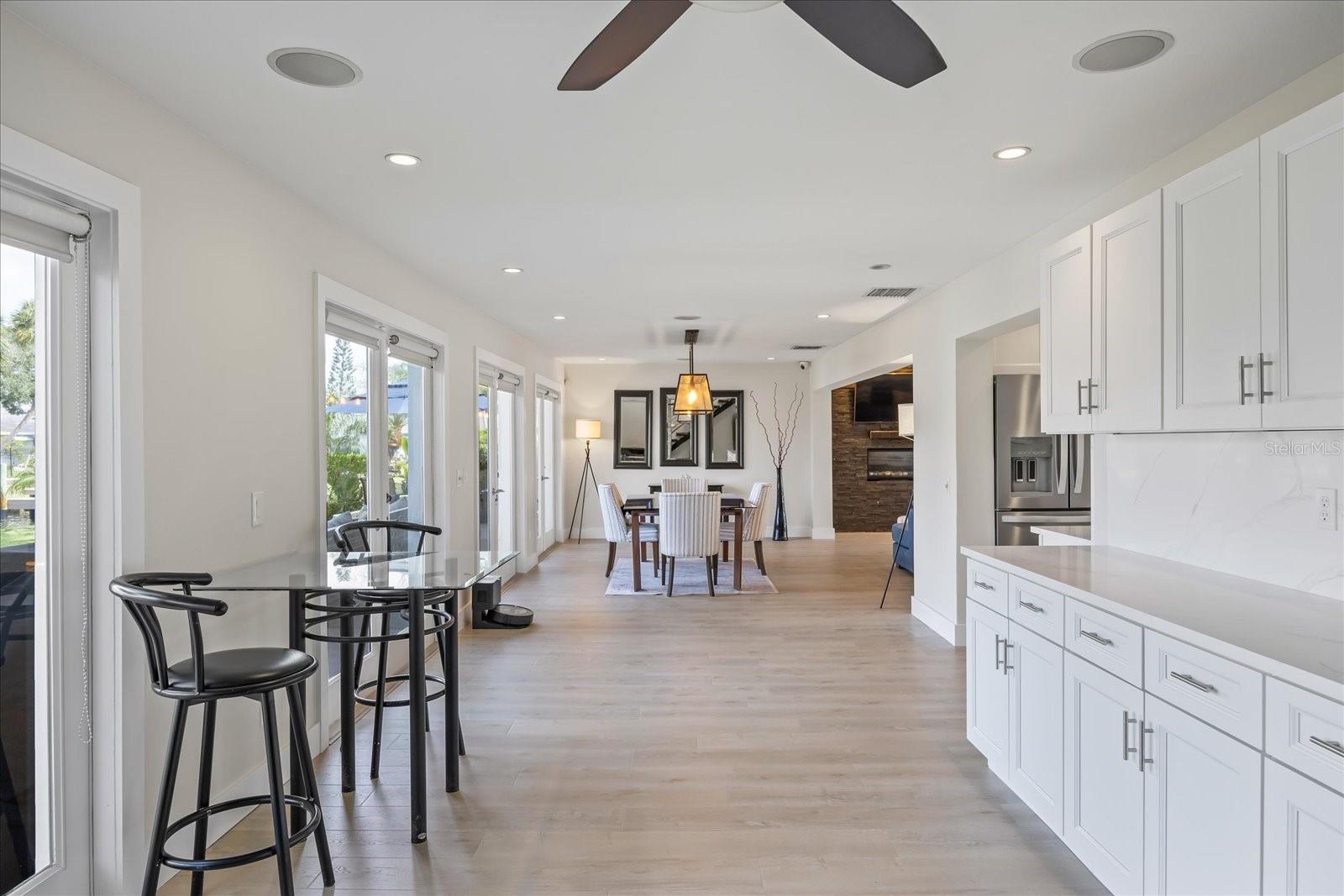 Image 12 of 58 For 3956 Versailles Drive