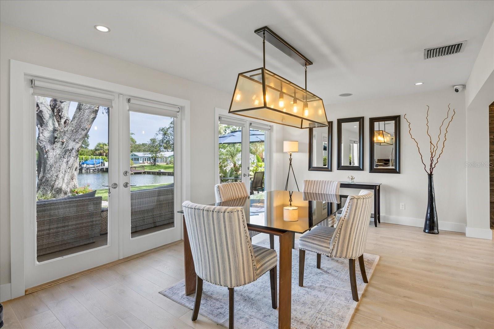 Image 13 of 58 For 3956 Versailles Drive