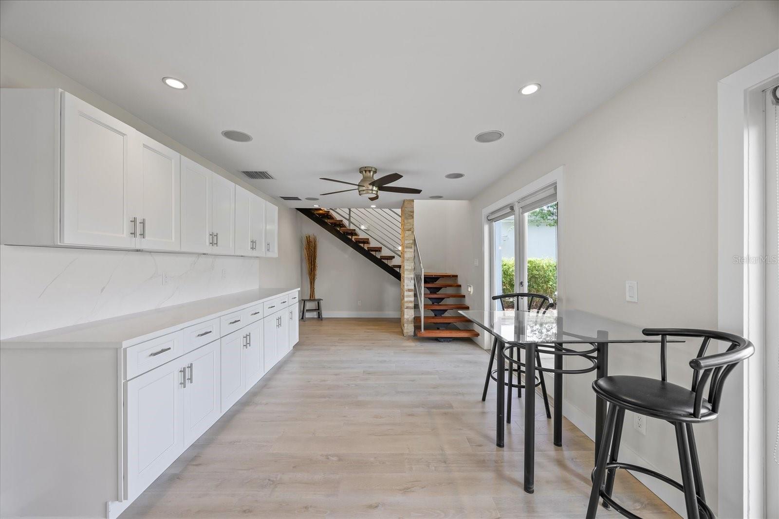 Image 14 of 58 For 3956 Versailles Drive