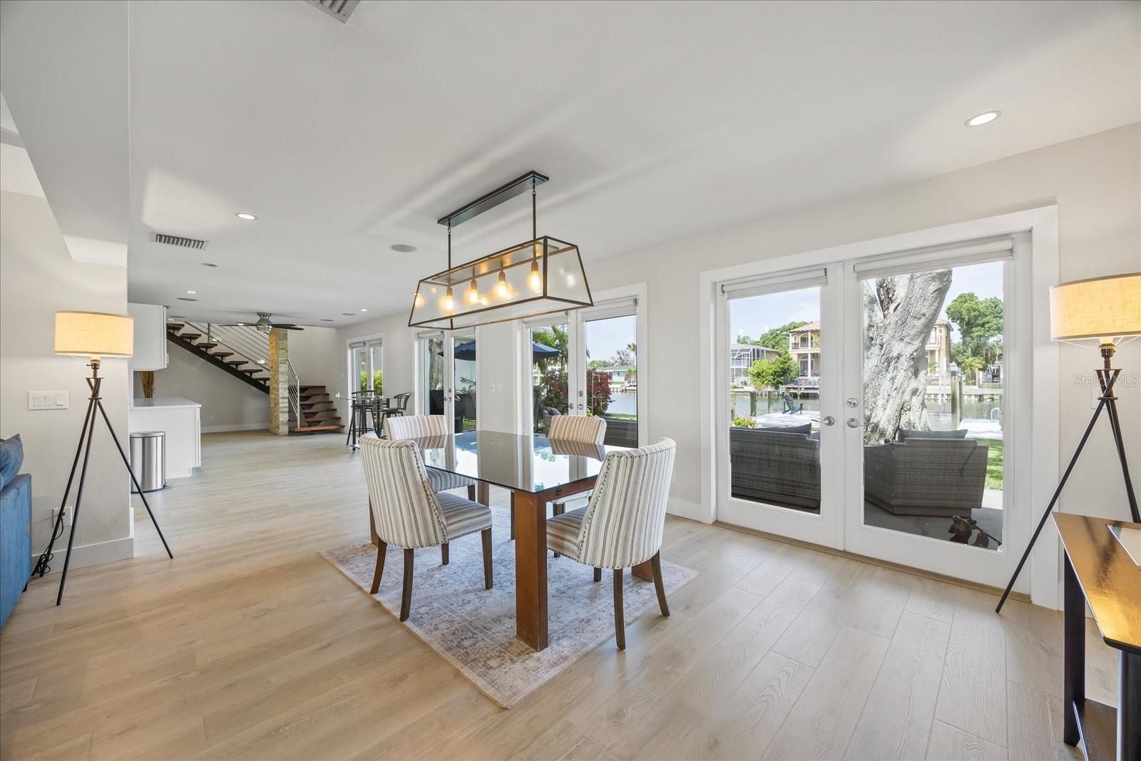 Image 3 of 58 For 3956 Versailles Drive