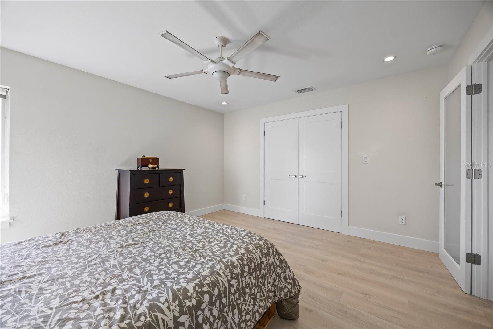 Image 32 of 58 For 3956 Versailles Drive