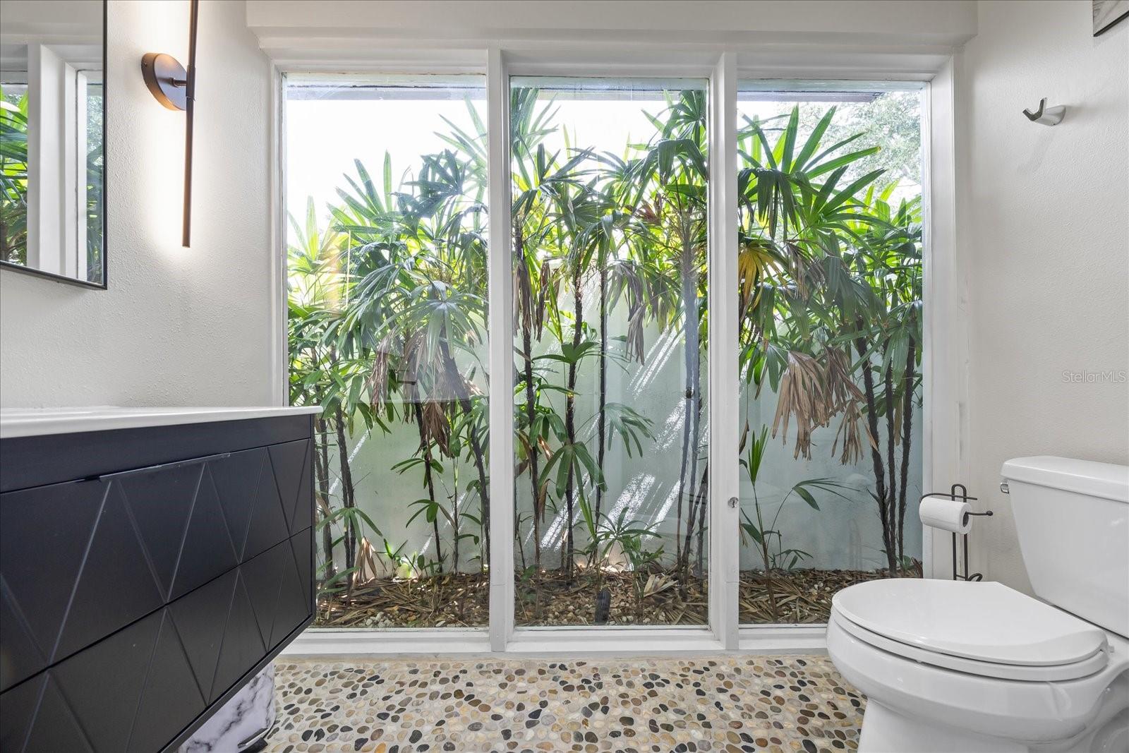 Image 33 of 58 For 3956 Versailles Drive