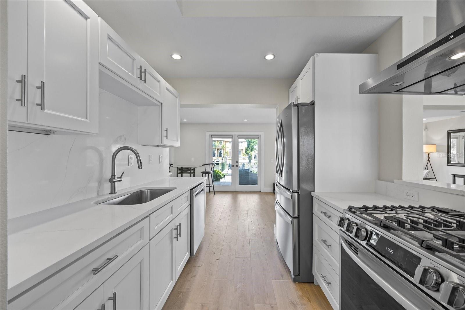 Image 7 of 58 For 3956 Versailles Drive